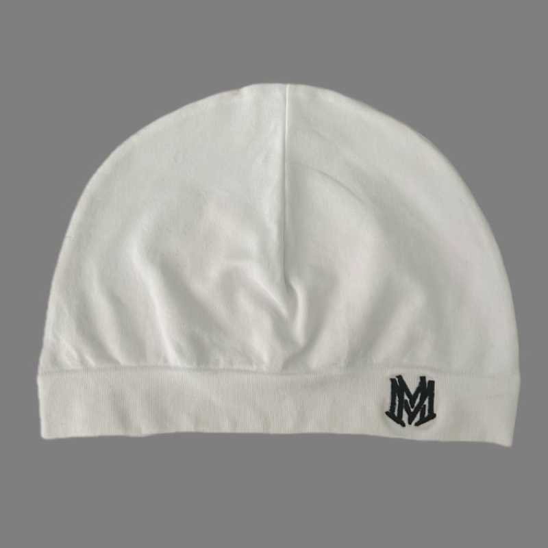 Letter M Embroidered Skull Cap - Running Gear Hat recension och pris